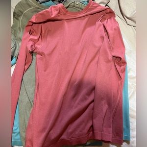 Long sleeve salmon lulu lemon shirt
